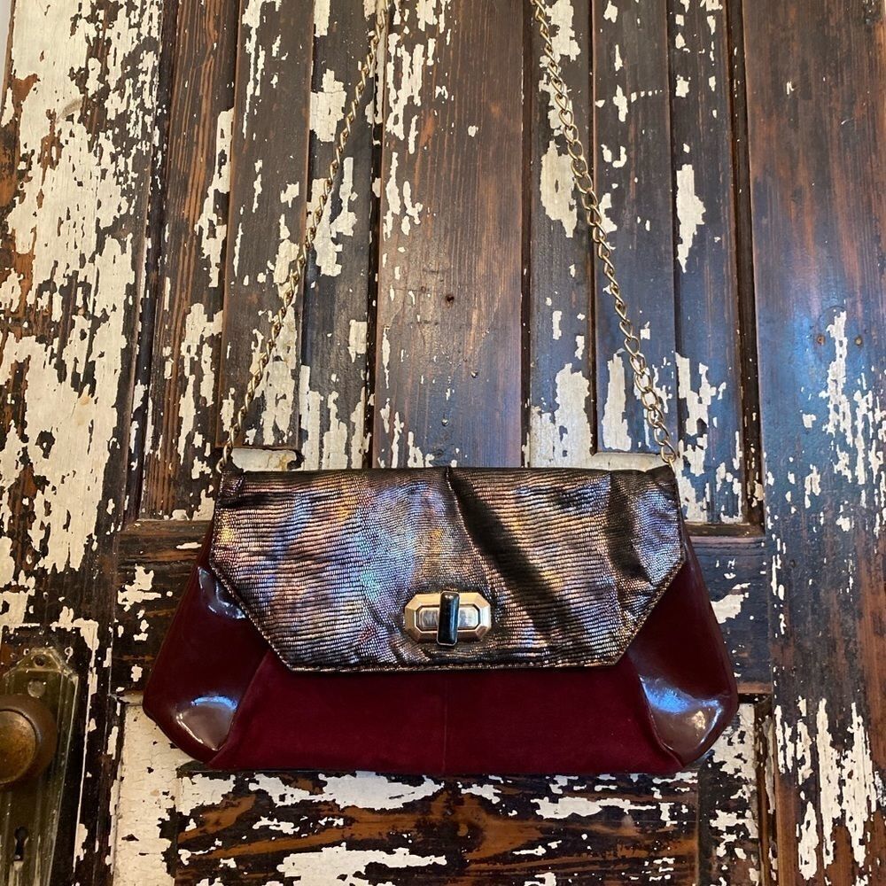 EUC gorgeous Aldo oversized clutch w chain strap.
